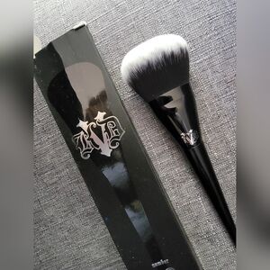 Kat Von D Pressed Powder Brush #22